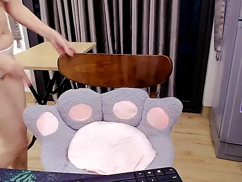 Maia_9999 webcam
