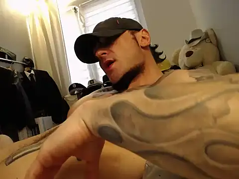 ballardbret (Ask my age) - Cock stroking, flexing, dirty talking. X