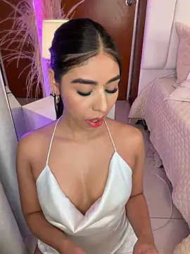 rossie_blooms (F teen) - DOGGY VIEW + PLUG IN