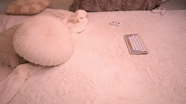 KylieJoyce webcam