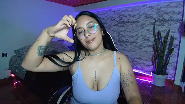 Camila_IRoose webcam