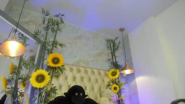 LittleeJaz webcam