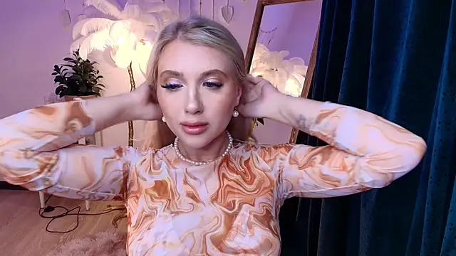 Evacadooo webcam