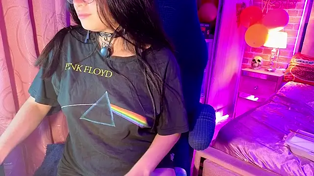 Yorumakie_777 webcam