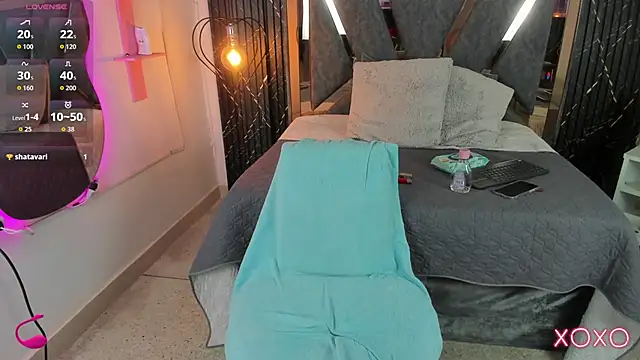Miia_Deluxe webcam