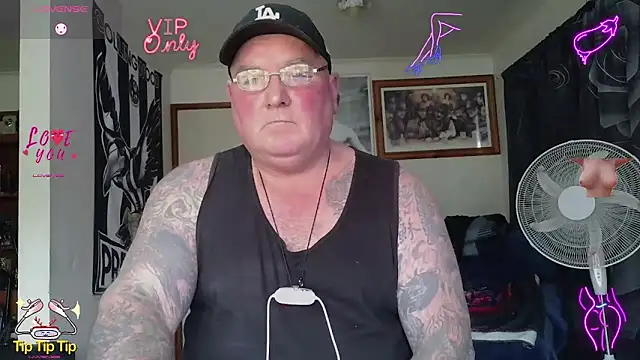KINKYBLUEYES69 webcam