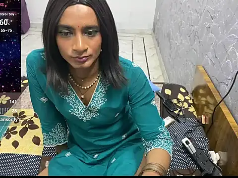 LuvLayla webcam