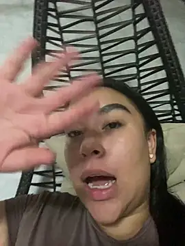 zoey_thompson (F teen) - Rub my clit  in the bathroom🔥🔥🔥