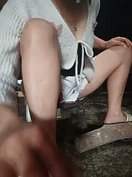 yu--yo live cam on StripChat