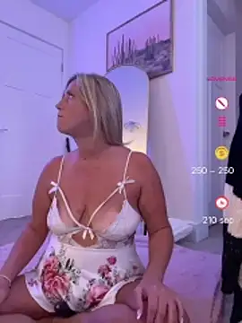 foxymillie - FoxyMillie's free webcam - UK Sex Cams