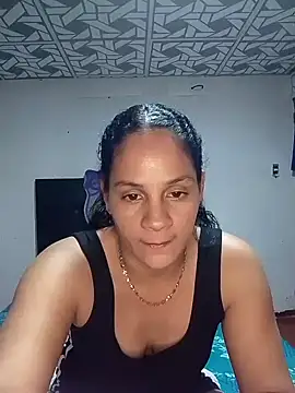 cieloo_777 webcam
