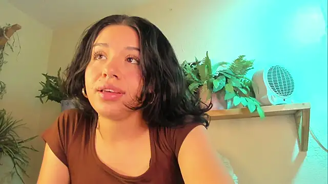 miaarose - MiaaRose's free webcam - UK Sex Cams
