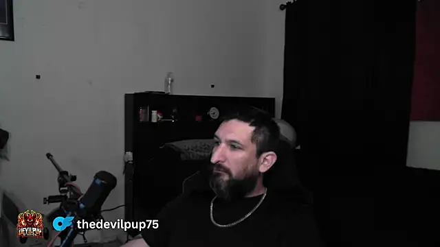 DevilPup75_ webcam