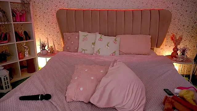 KiraRoxx webcam