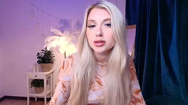 Evacadooo webcam