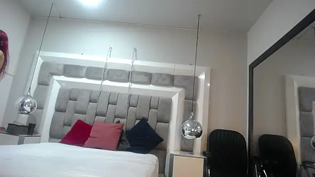 Lucie_Red webcam