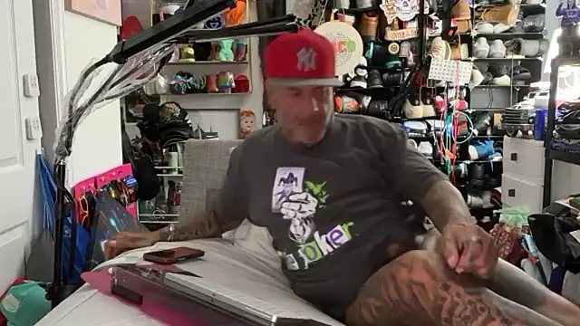 lovetatts64 webcam