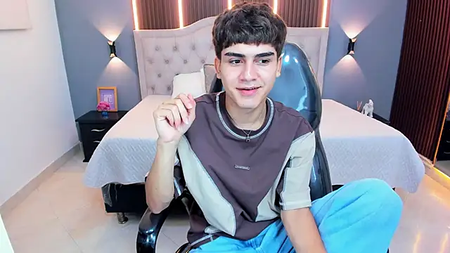 Tommy18__ webcam
