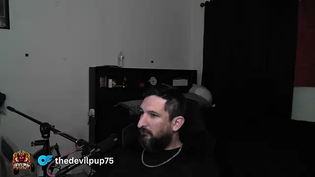 DevilPup75_ webcam