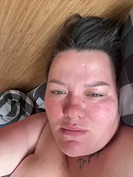 SunnyLeila2101 webcam
