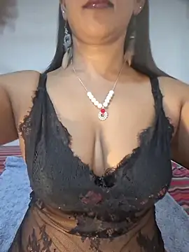 naughtyjaanu webcam