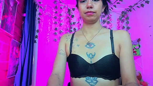 Roxanbunny1 webcam