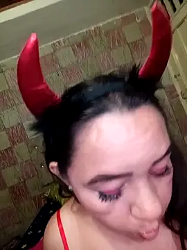 chicatraviesa24 webcam