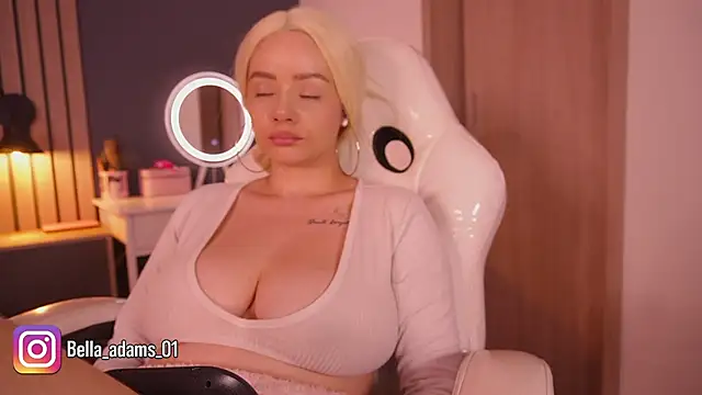 bella_adams_ webcam