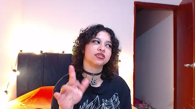 Bitsy_Messy live cam on StripChat