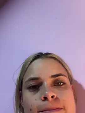HannaRhodes live cam on StripChat