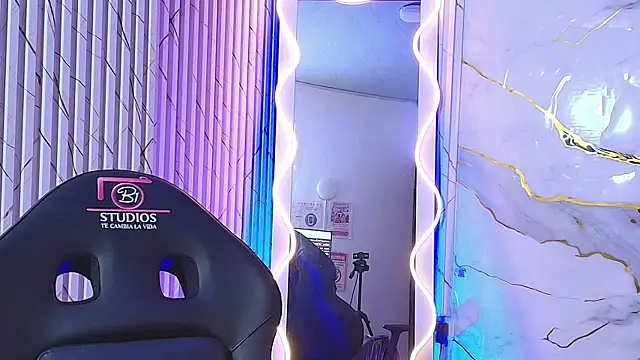 Spark_tay live cam on StripChat