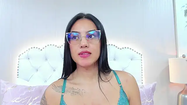 Valen_Abella live cam on StripChat