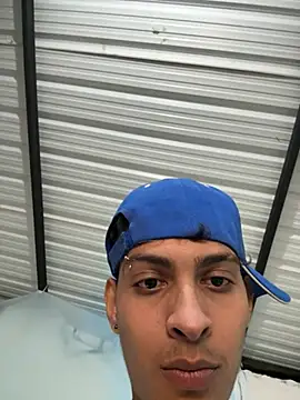 valensuarez25 - ValenSuarez25's free webcam - UK Sex Cams