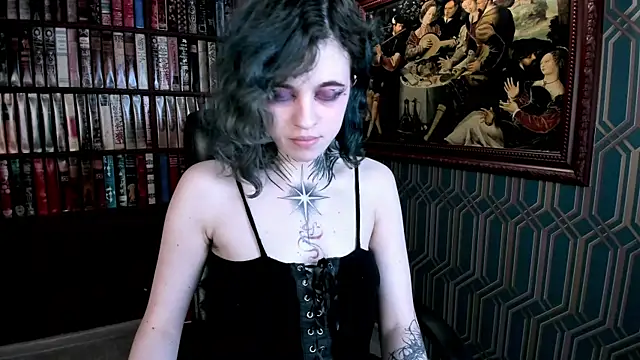 NoelleGothicShadow webcam