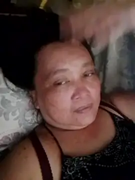 jeanyummytits webcam