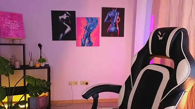 ElenaMonroe webcam