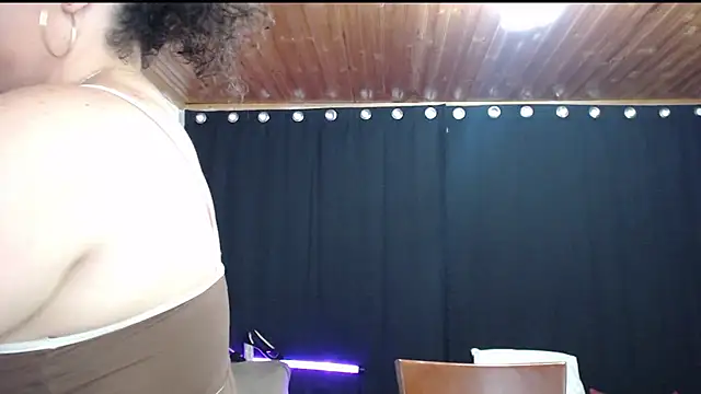 Aleja_Gonzales webcam