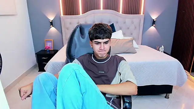 Tommy18__ webcam