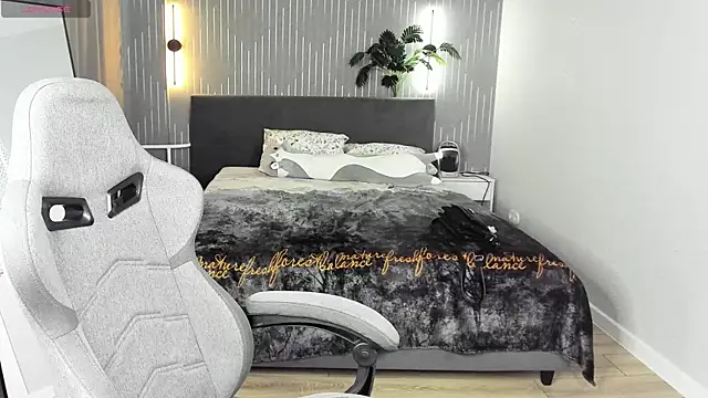 Mary_Holland webcam
