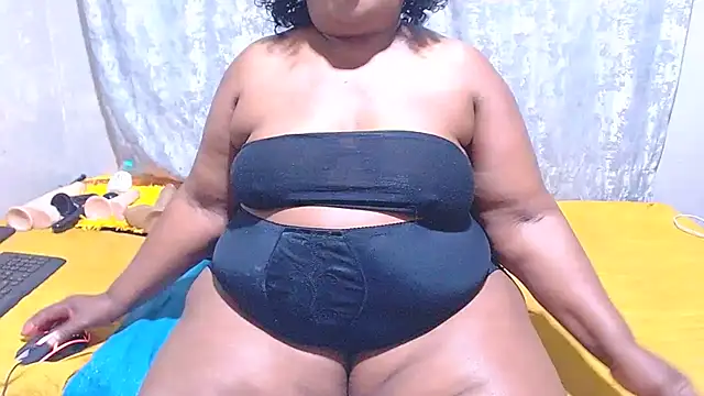 MatureBootyBabe4Uxx webcam