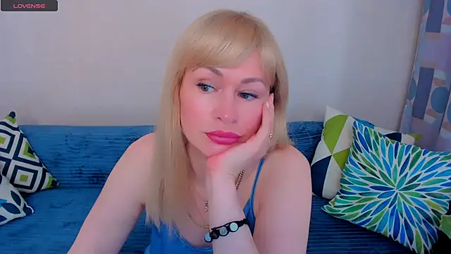 ellenmoore - EllenMoore's free webcam - UK Sex Cams