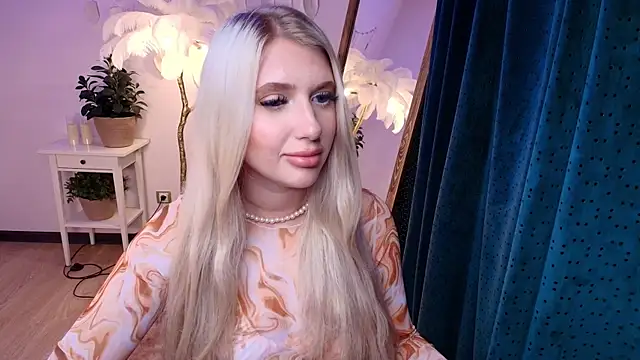 Evacadooo webcam