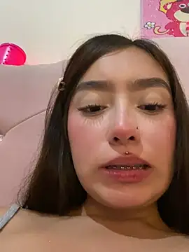 Miakittyyy webcam