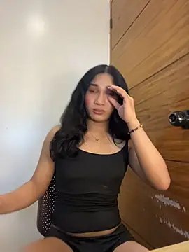 slutty_aki webcam