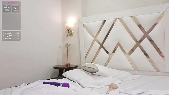 Sky_Collins_ webcam