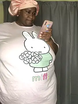 bustytitsxxx webcam
