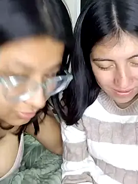sarah12333 webcam