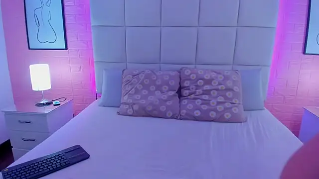 chloe_parker_ webcam