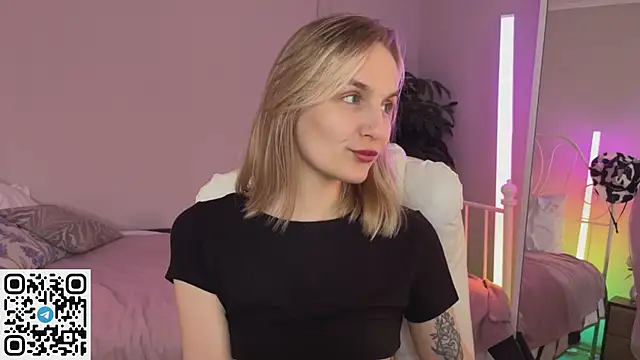 _Vikky_Moon_ webcam