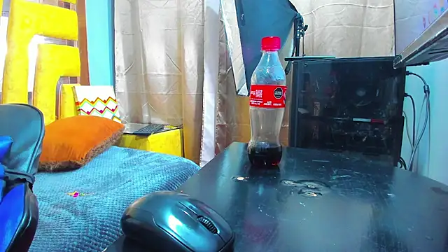 AlahiaEvanz webcam